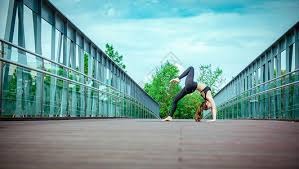 压哨补篮！詹姆斯绝杀步行者助湖人止住四连败