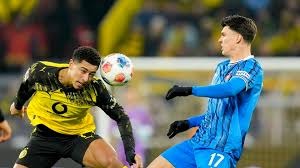 尤文客战卡利亚里：弗拉霍维奇、伊尔迪兹首发，洛卡特利出战